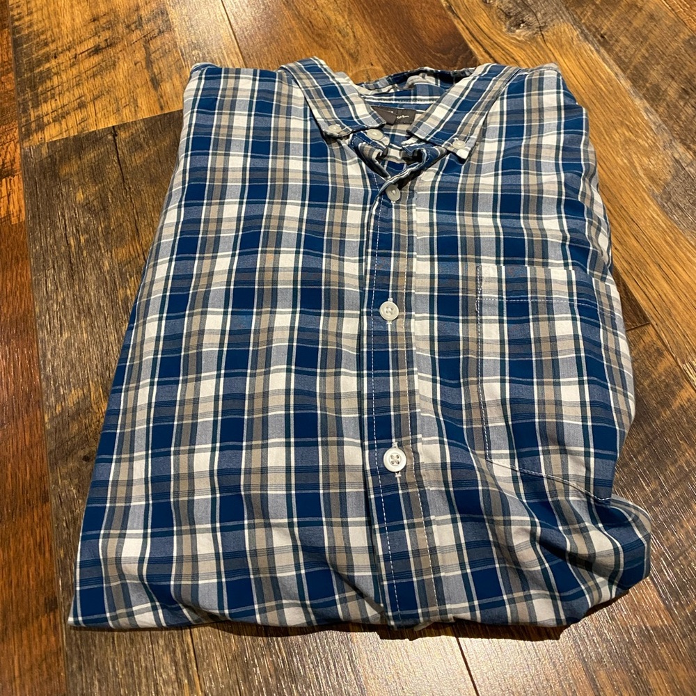 Men’s Eddie Bauer button down. Size tall long